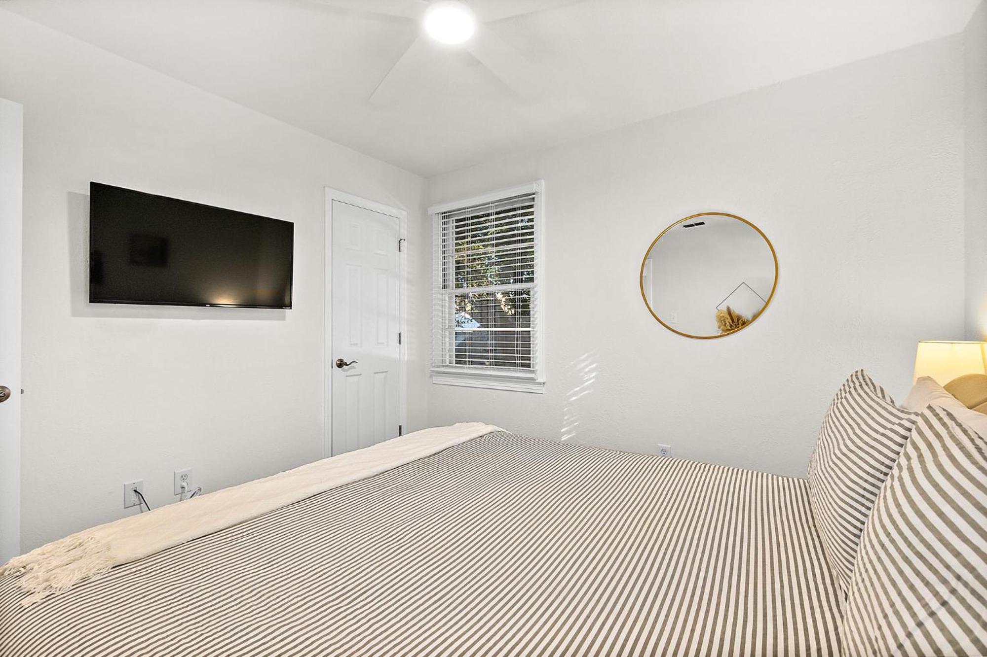 Private Uptown Flat - Walk To Nights Of Lights! Apartment St. Augustine Bagian luar foto